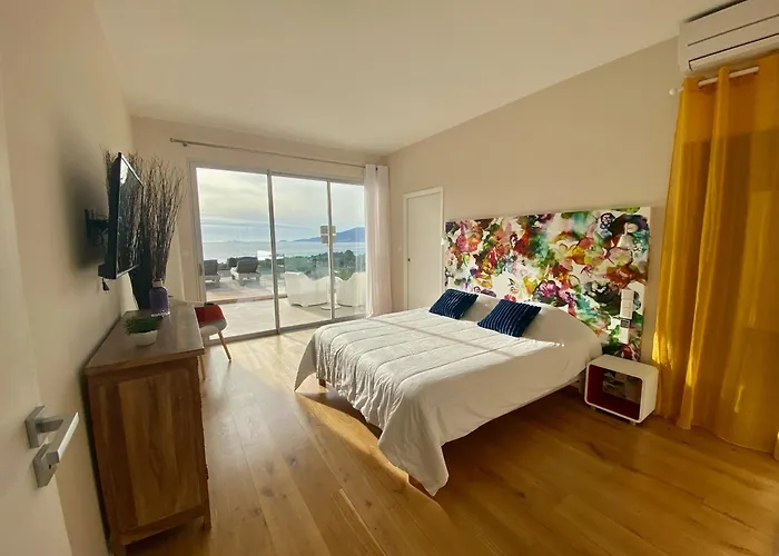 Giulia, Exceptionnelle, Vue Et Ajaccio פורטיסיו